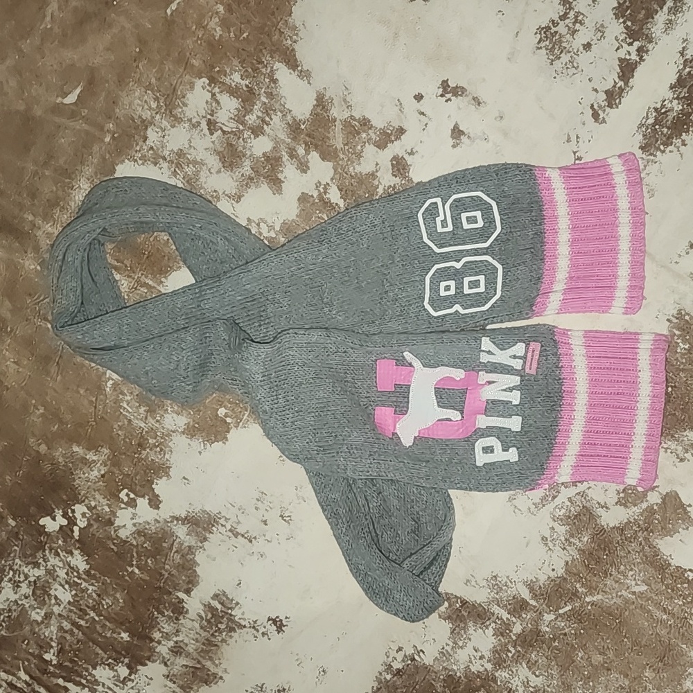 Y2K Pink Victoria's Secret Gray and Pink Scarf. Size: OS